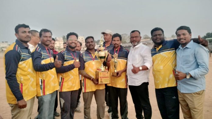 BRS senior leader Taluka Laxman congratulated andol team for winning cricket