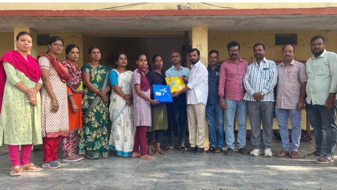 Chegunta Mandal Congress Party President Vadla Naveen Kumar presented the Best Students Awards to Government School students. Chegunta Mandal Congress Party President Vadla Naveen Kumar presented the Best Students Awards to Government School students.