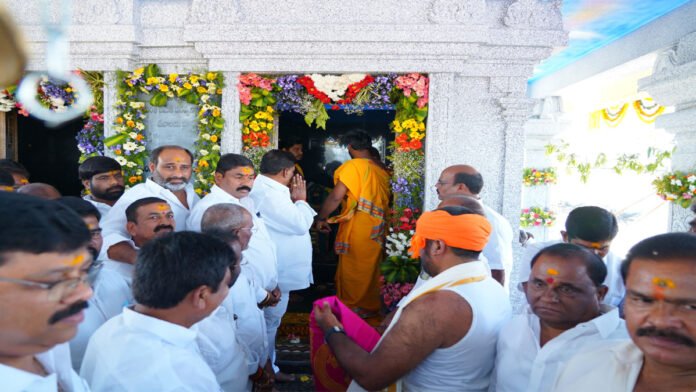 Complete support for the development of temples..