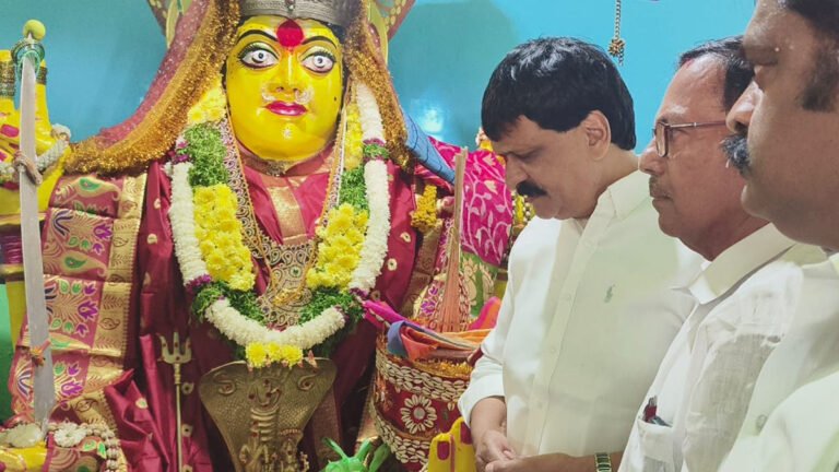 Congress leaders visited Sri Renuka Ellamma Ammavari