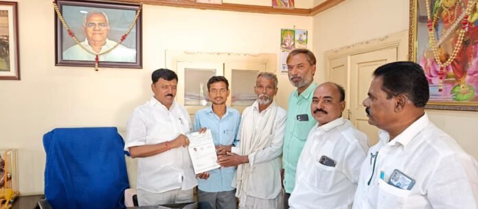 Distribution of CMRF cheques