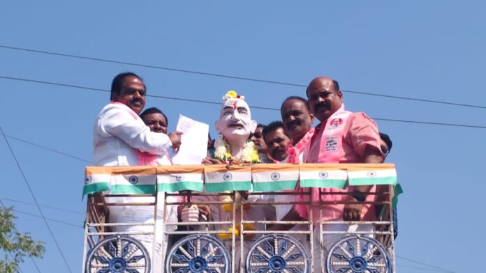 Mahatma Gandhi's funeral with flowers: Former MLA Bhupal Reddy