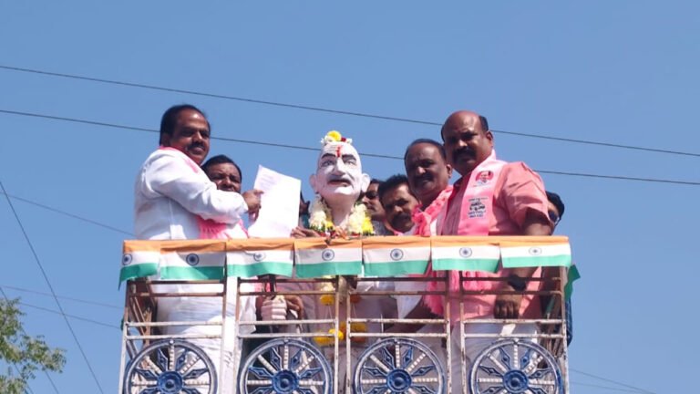 Mahatma Gandhi's funeral with flowers: Former MLA Bhupal Reddy