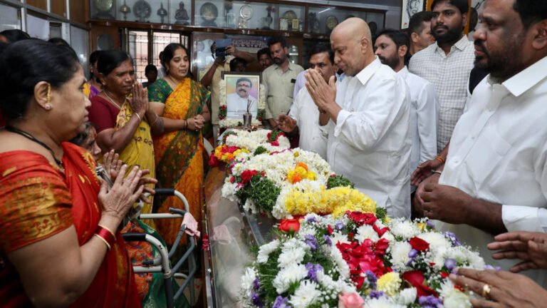 Minister Damodara Raja Narasimha pays tribute to former Former MP Manda Jagannath body