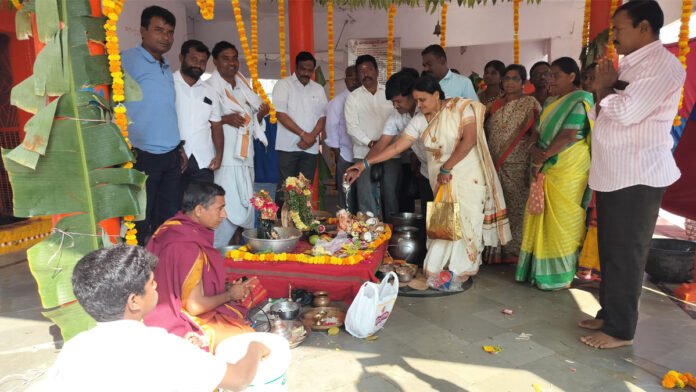 Mukkoti Ekadashi celebrations in Veldurthi mandal center