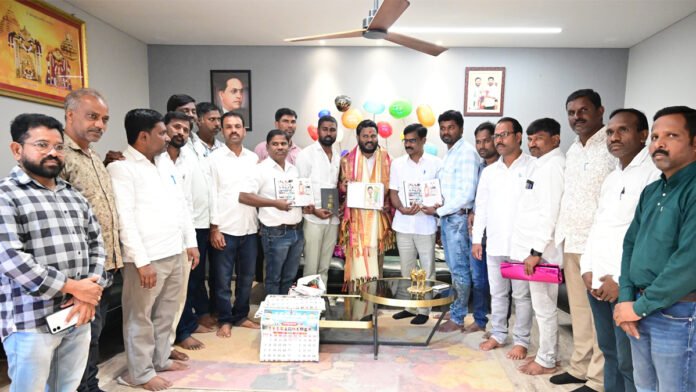 Neelam Madhu Mudiraj was paid a courtesy call by the State and Joint District President General Secretaries and Chief Leaders of the Secondary Grade Teachers Association. Neelam Madhu Mudiraj was paid a courtesy call by the State and Joint District President General Secretaries and Chief Leaders of the Secondary Grade Teachers Association.
