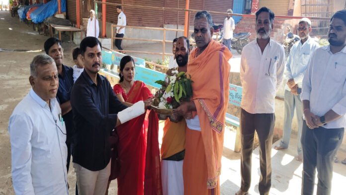 SP Rupesh Special Pujas at Ketaki Sangameshwara Swamy Temples