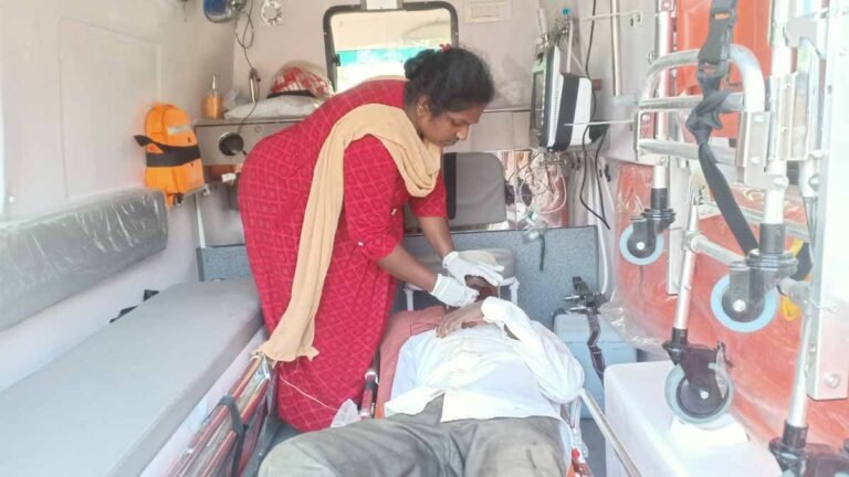 మద్యం సేవించి బైక్ నడపడంతో అదుపుతప్పి పల్టీ వ్యక్తికి గాయాలు