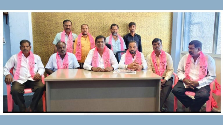 ప్రోటోకాల్ ఉల్లంఘిస్తున్న కాంగ్రెస్ శ్రేణులు