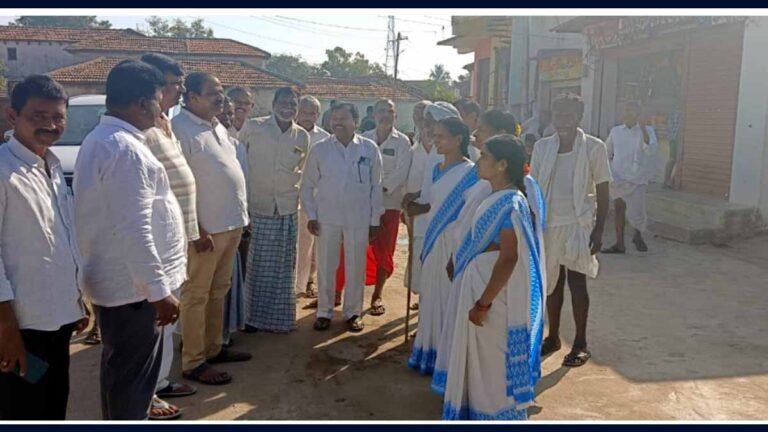 మాజీ ఎమ్మెల్యే భూపాల్ రెడ్డిని కలిసిన ఆశా వర్కర్లు