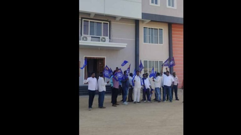 మాల మ‌హానాడు ఆధ్వ‌ర్యంలో బిజెపి జిల్లా కార్యాలయం ముట్టడి