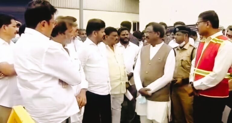 సిగాచి పరిశ్రమ ప్రమాద స్థలాన్ని పరిశీలించిన సీఎం రేవంత్ రెడ్డి