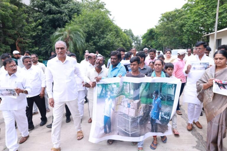 సిగాచి బాధితులకు ఇచ్చిన కోటి పరిహారం ఇవ్వకుంటే బాధితుల పక్షాన బిఆర్ఎస్ పోరాటం -మాజీ మంత్రి హరీష్ రావు